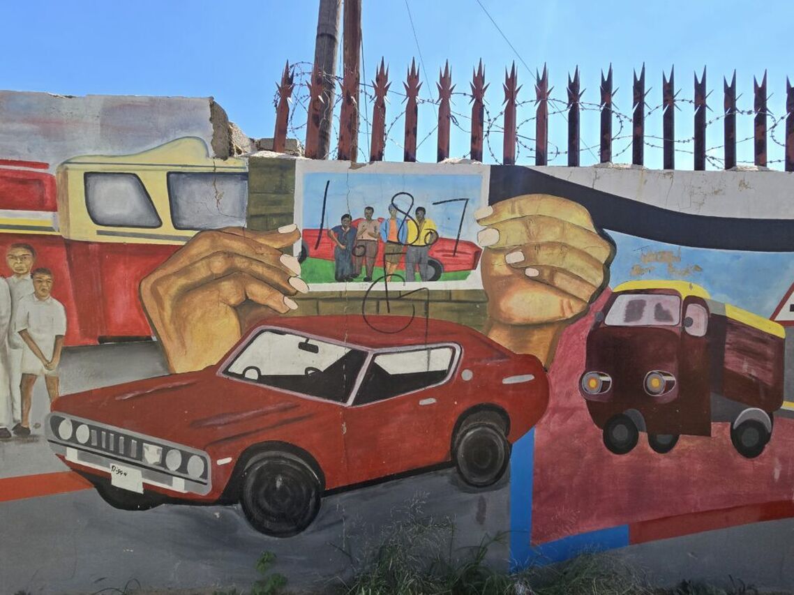 Mural detail in corridor link 1024x768